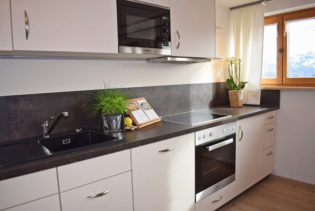 Helle & moderne Küche