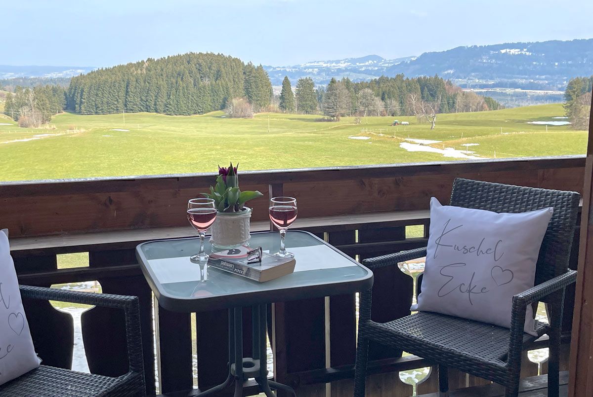 Balkon mit Sitzgelegenheit