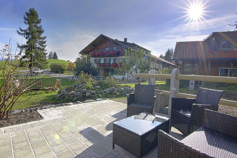 Terrasse vor der Grillhütte